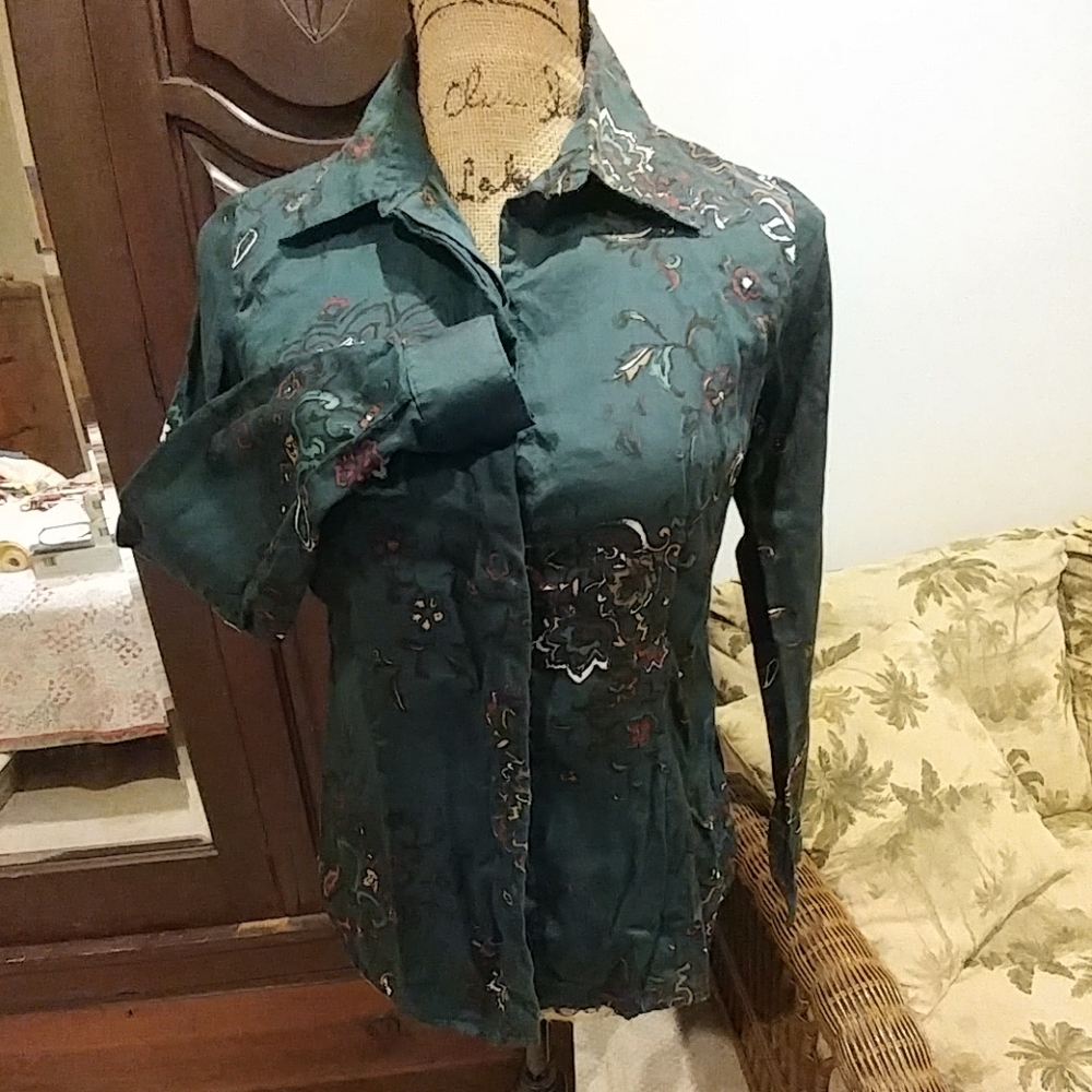 Coldwater Creek shaped button-down blouse